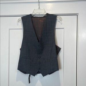 Men's Gray Vest with button front detail. No size tag.